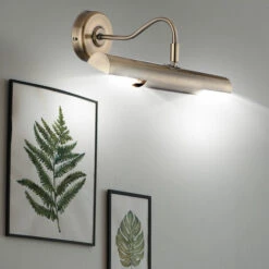 Lámpara Para Cuadros De Pared De Latón Lámpara Para Cuadros De Latón Antiguo Espejo De Metal Ligero, Foco Móvil Con Interruptor, 36,5 Cm, Juego De 2 11 Lámpara Para Cuadros De Pared De Latón Lámpara Para Cuadros De Latón Antiguo Espejo De Metal Ligero, Foco Móvil Con Interruptor, 36,5 Cm, Juego De 2 -Trio Ventas 29386952 5