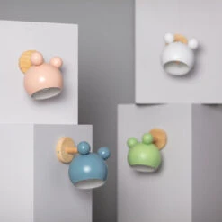 Lámpara De Pared De Madera Y Metal Infantil Mimi Azul