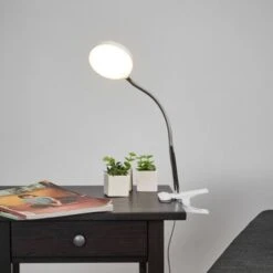 LED Lámpara De Pinza 'Milow' (Moderno) En Blanco Hecho De Plástico E.o. Para Salón & Comedor (1 Llama,) De Lindby Lámpara De Mesa, Lámpara De Mesa, Lámpara De Lectura 10 LED Lámpara De Pinza 'Milow' (Moderno) En Blanco Hecho De Plástico E.o. Para Salón & Comedor (1 Llama,) De Lindby Lámpara De Mesa, Lámpara De Mesa, Lámpara De Lectura -Trio Ventas 8110854 4