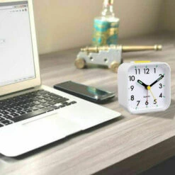 Reloj Despertador Analógico Silencioso Sin Tictac, Despertador Suave, Pitidos, Aumento De Volumen, Repetición Y Funciones De Luz Que Funciona Con Pilas, Ajuste Fácil, Blanco -Trio Ventas 99829785 3